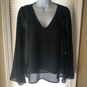 🌵3/$25 Forever21 Sheer w/ camisoleBell Sleeve Top